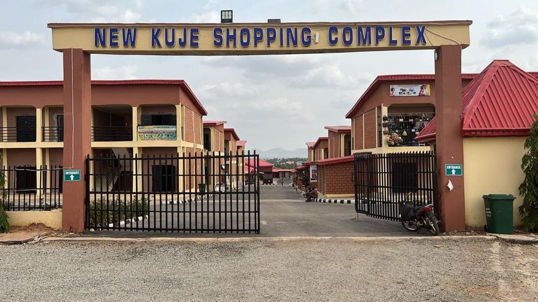 Blocks of retail shops, Mega shops, and Warehouses property preview